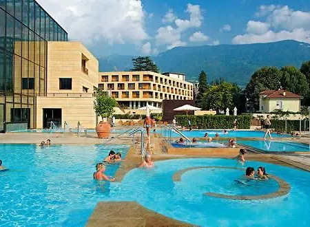 Penthouse Jolanda Meran-o شقة