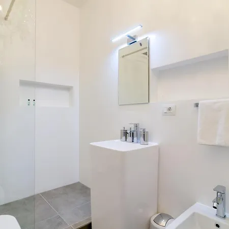 Penthouse Jolanda Meran-o