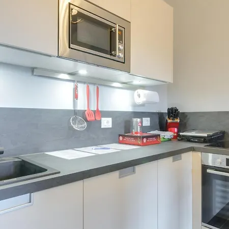 Penthouse Jolanda Meran-o شقة