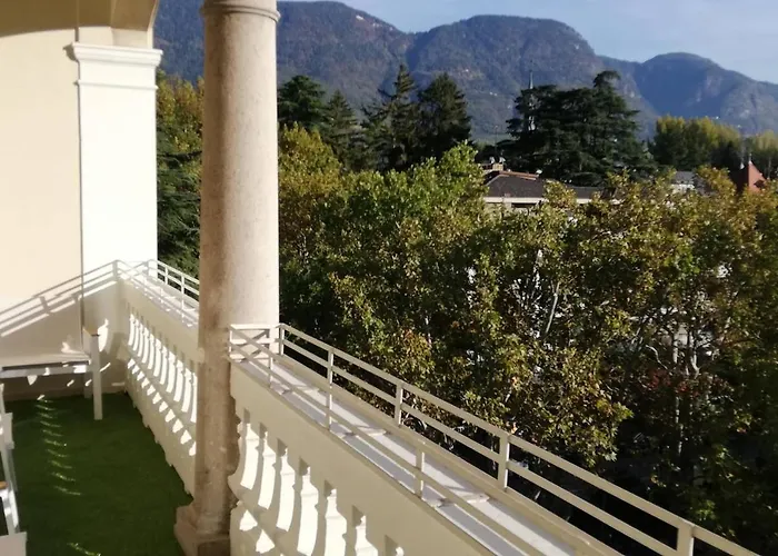 Penthouse Jolanda Meran-o Meran