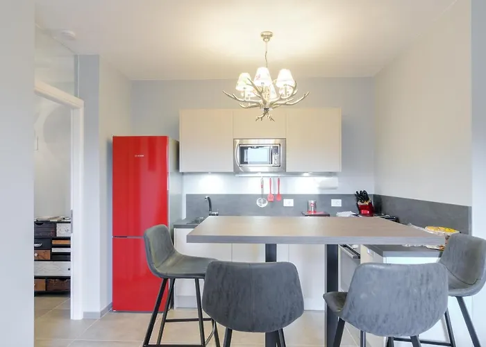 Penthouse Jolanda Meran-o *